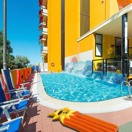 Viva Beach Hotel Rimini Exterior foto